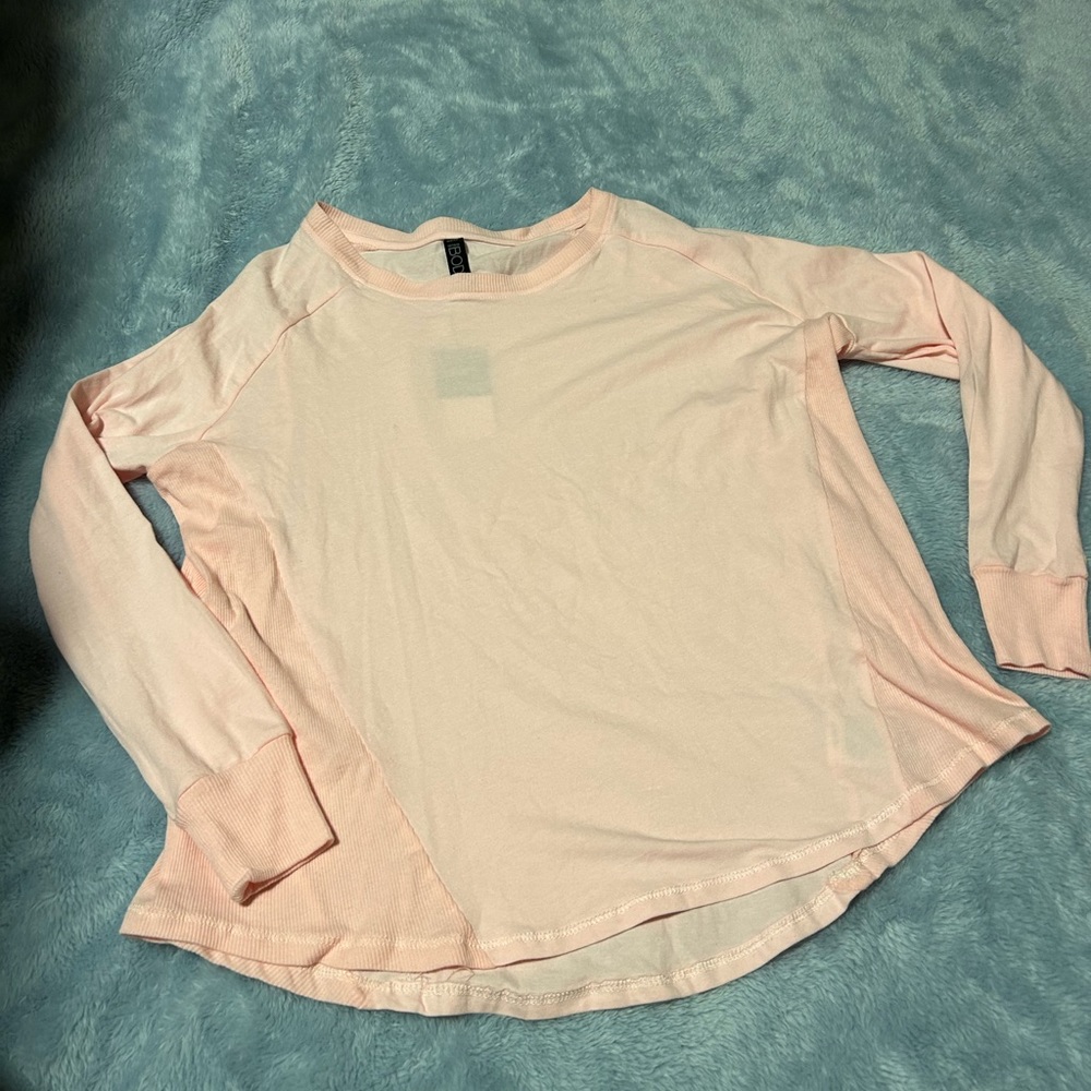 Pink Flowy top - Picture 2 of 4